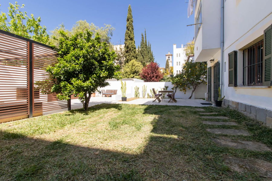 Renovierte Wohnung mit großem Garten und Garage in Son Armadans