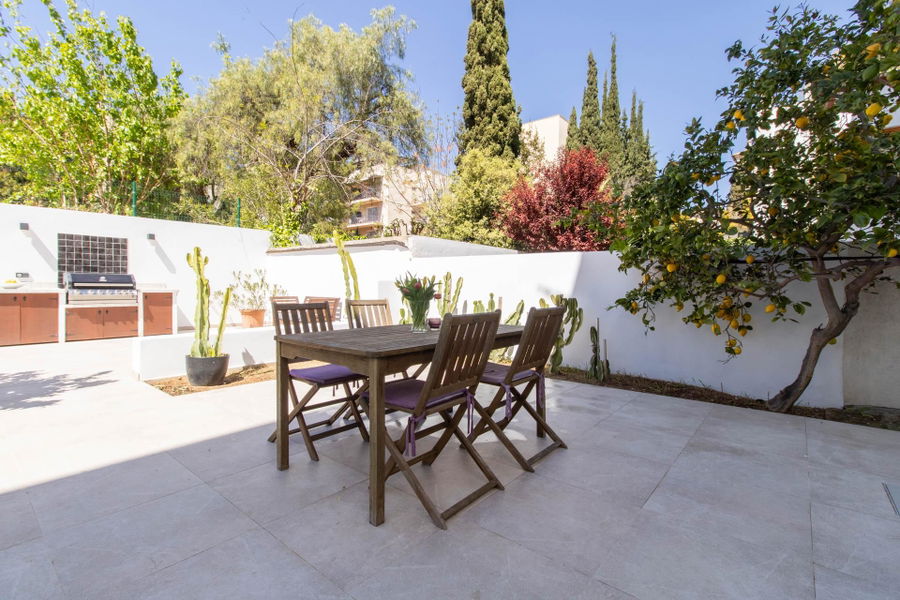 Renovierte Wohnung mit großem Garten und Garage in Son Armadans