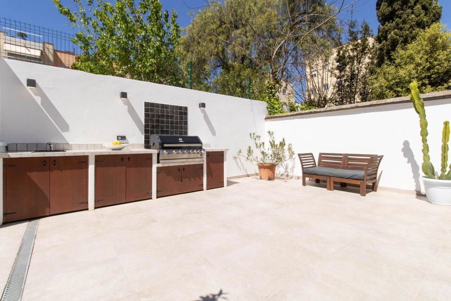 Renovierte Wohnung mit großem Garten und Garage in Son Armadans
