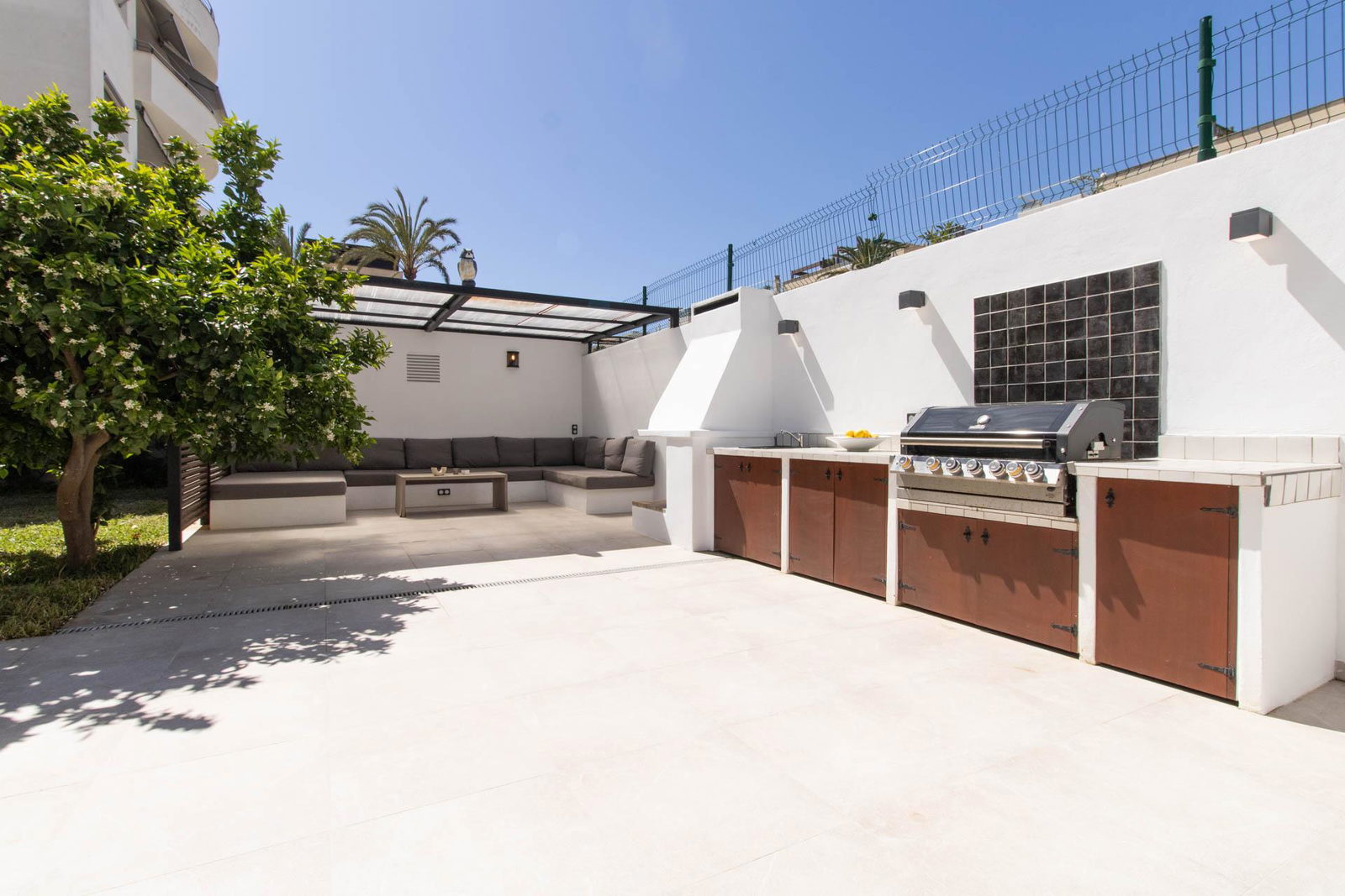 Renovierte Wohnung mit großem Garten und Garage in Son Armadans