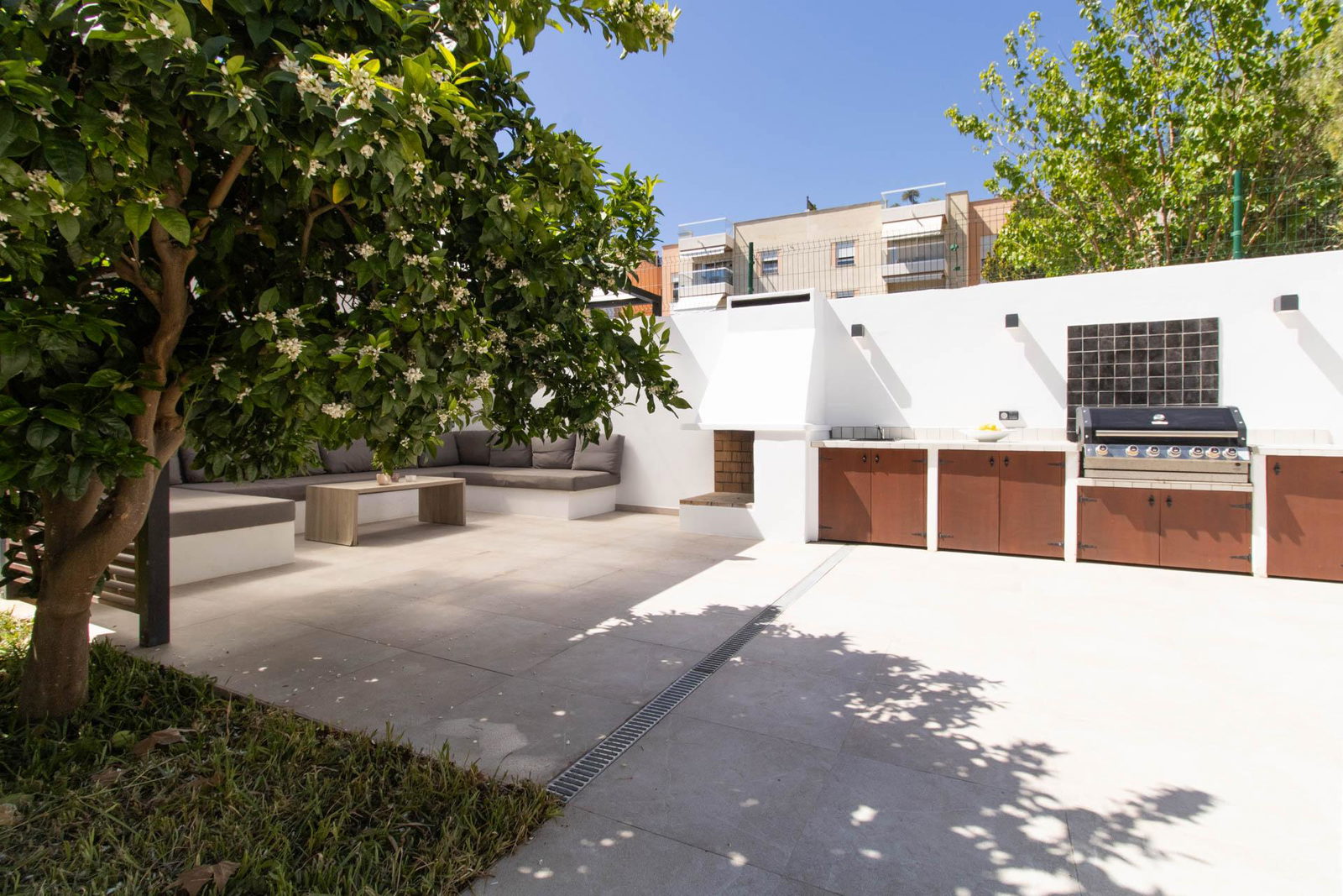 Renovierte Wohnung mit großem Garten und Garage in Son Armadans