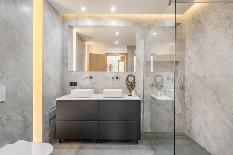 Imponerande designloft med privat takterrass i hjärtat av Santa Catalina