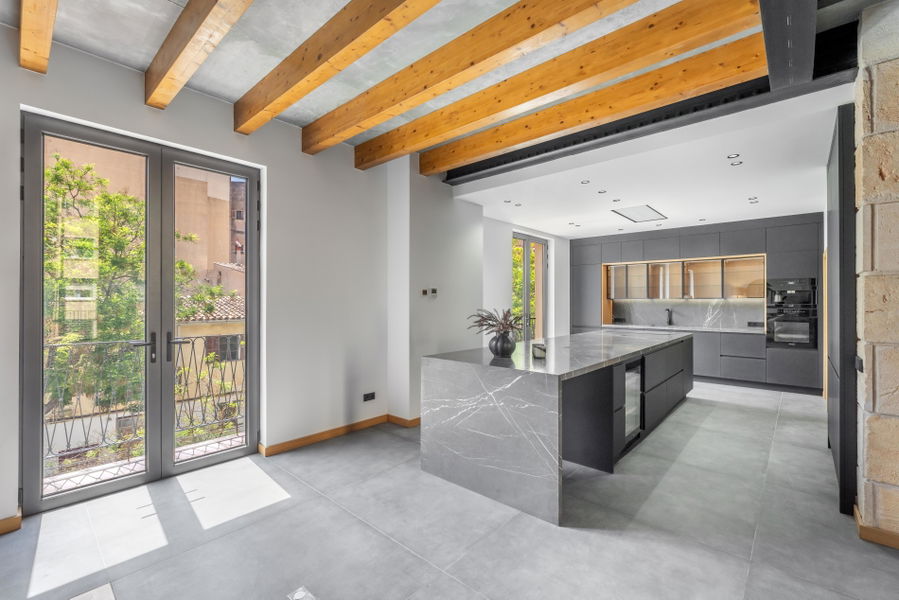 Imponerande designloft med privat takterrass i hjärtat av Santa Catalina