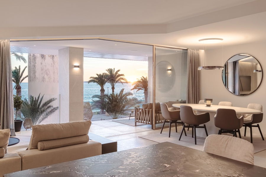 Designlägenhet i ett exklusivt förstalinje läge vid havet i Portixol