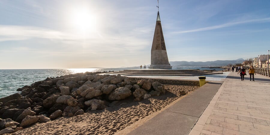 Se vende local luminoso en Portixol para convertirlo en un apartamento