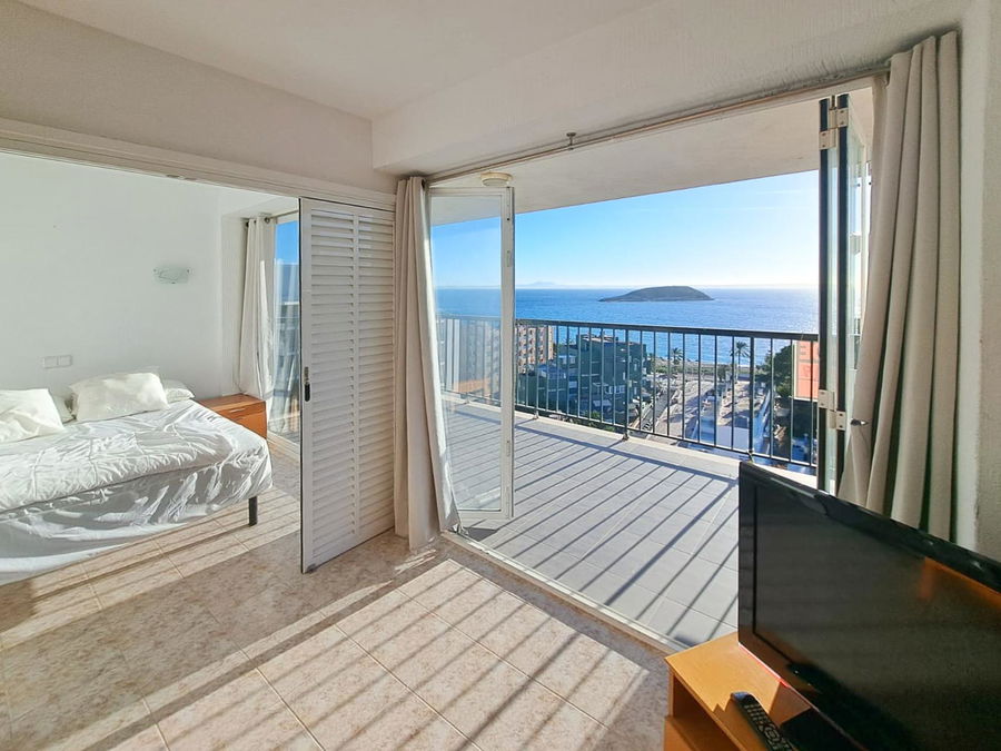 Wohnung mit Meerblick zum Renovieren, nur wenige Schritte vom Strand entfernt im Magaluf