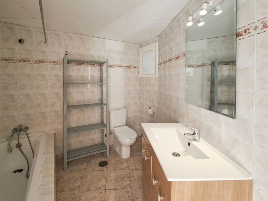 Wohnung mit Meerblick zum Renovieren, nur wenige Schritte vom Strand entfernt im Magaluf