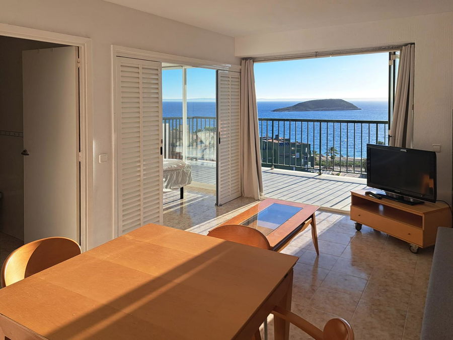 Wohnung mit Meerblick zum Renovieren, nur wenige Schritte vom Strand entfernt im Magaluf