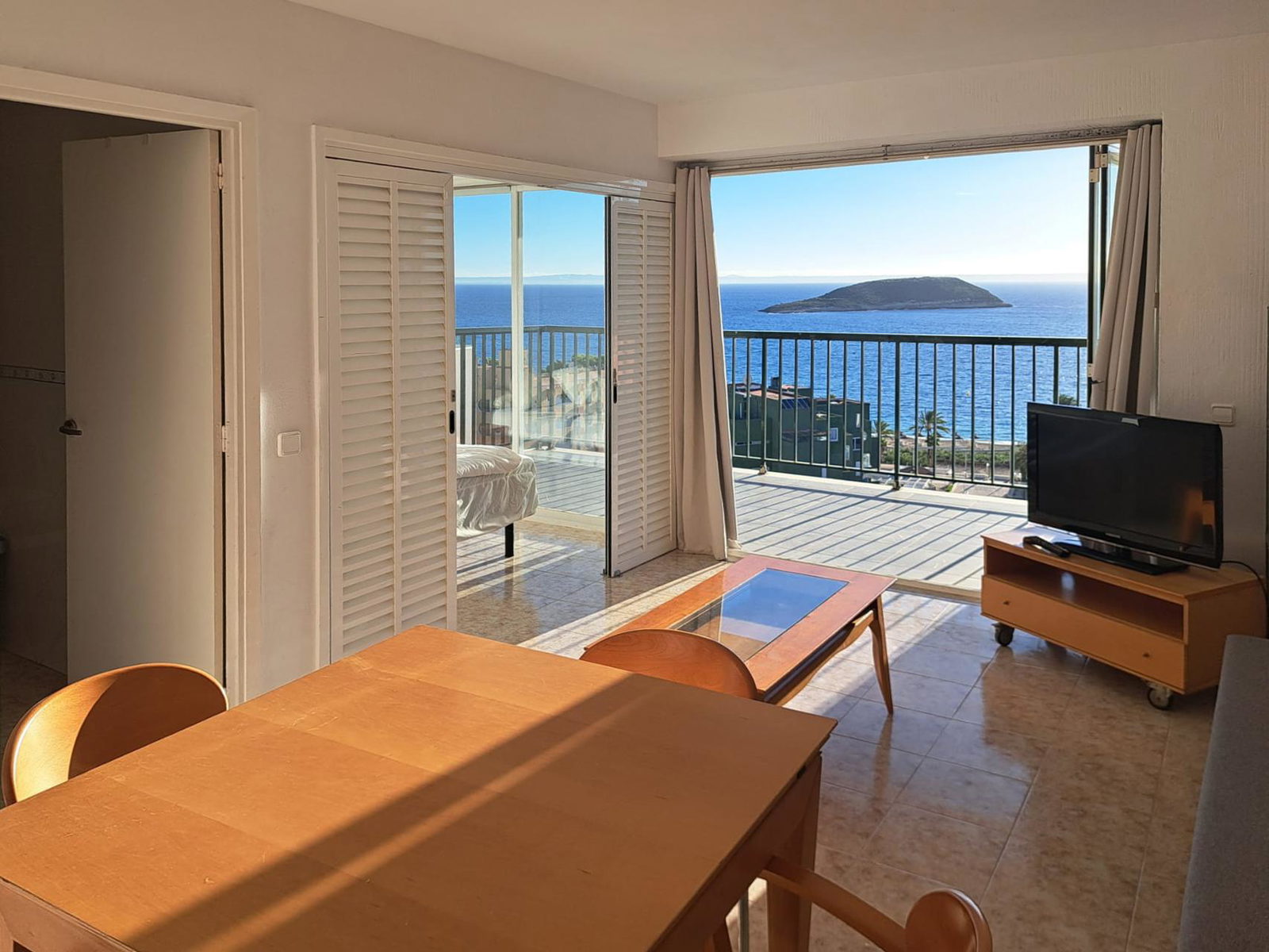 Wohnung mit Meerblick zum Renovieren, nur wenige Schritte vom Strand entfernt im Magaluf