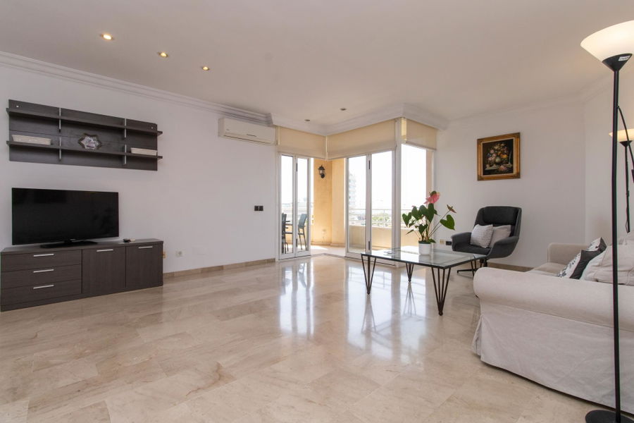 Sea view penthouse with spacious terrace  in  Palma Paseo Maritimo