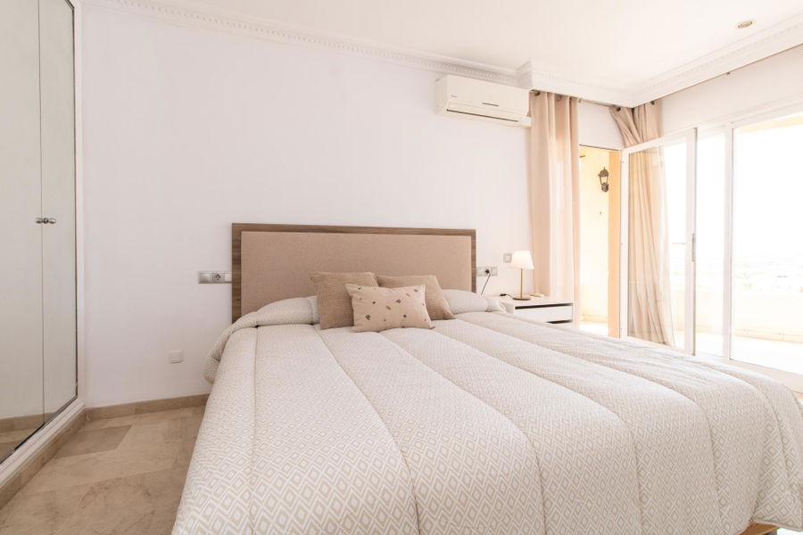 Sea view penthouse with spacious terrace  in  Palma Paseo Maritimo