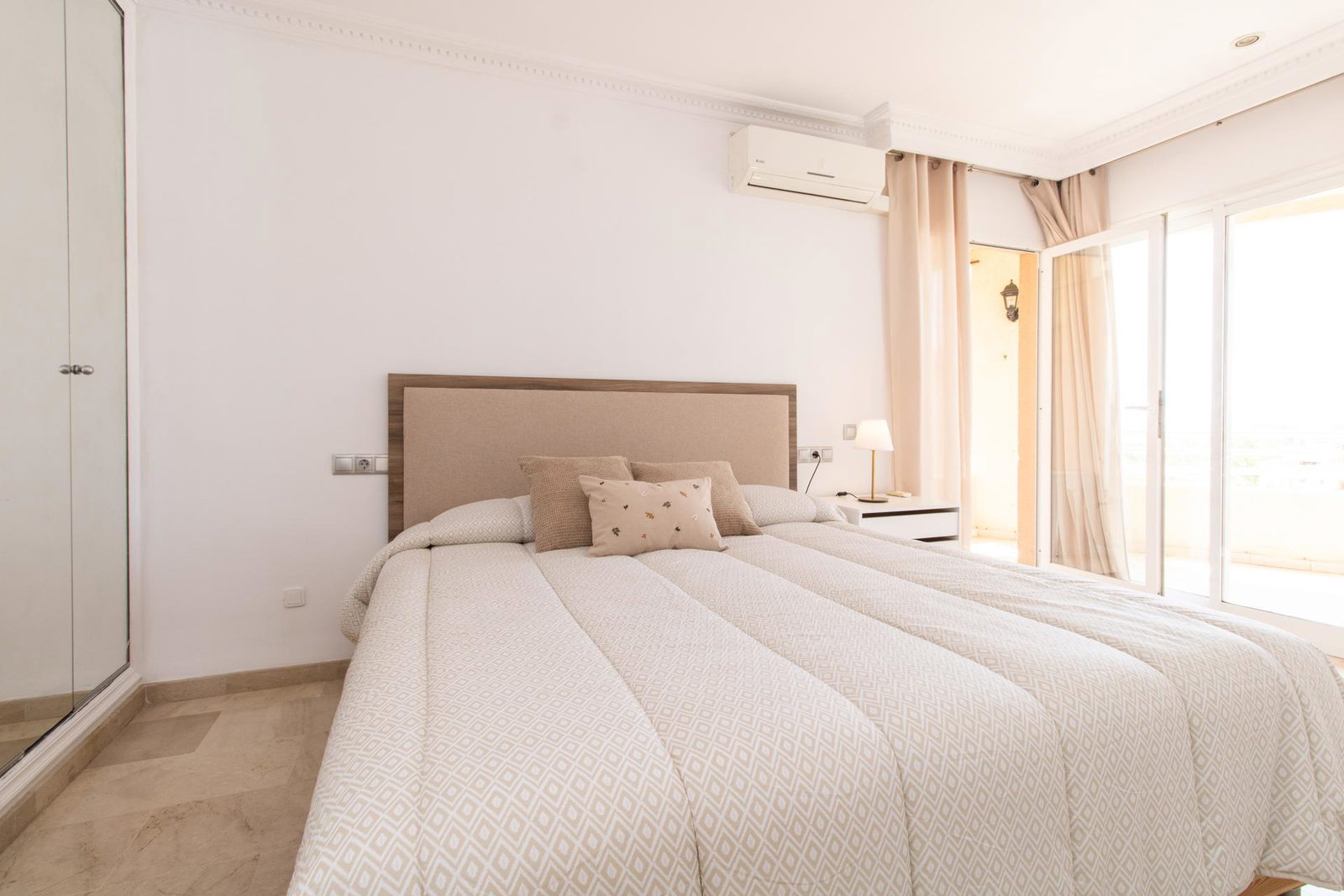 Sea view penthouse with spacious terrace  in  Palma Paseo Maritimo