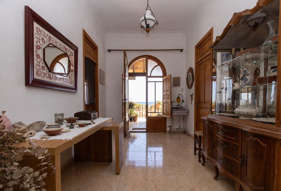 Sea view property with great potential and charming location in Sa Rapita