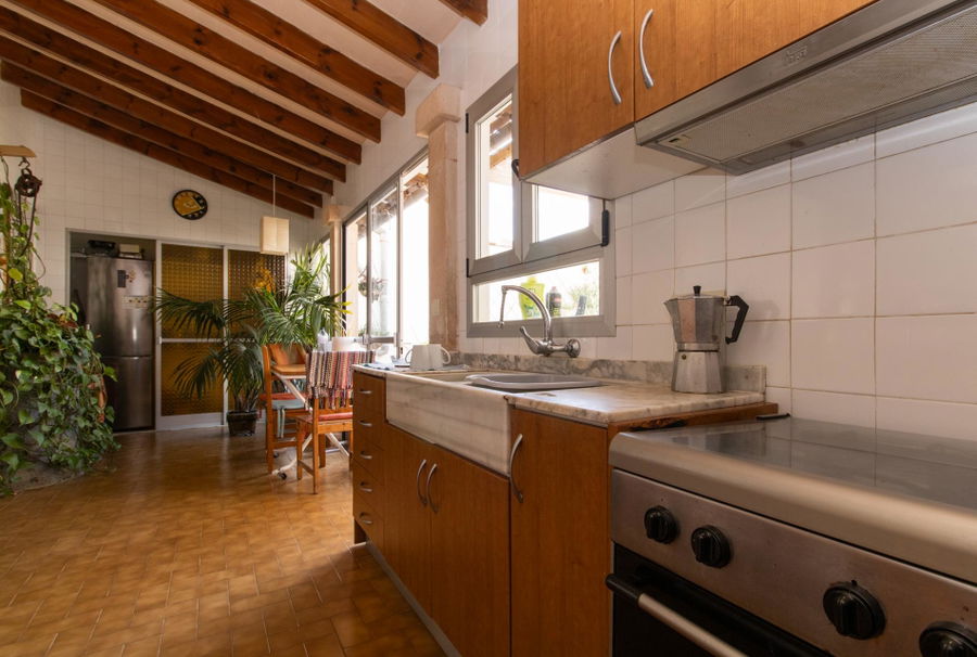 Sea view property with great potential and charming location in Sa Rapita