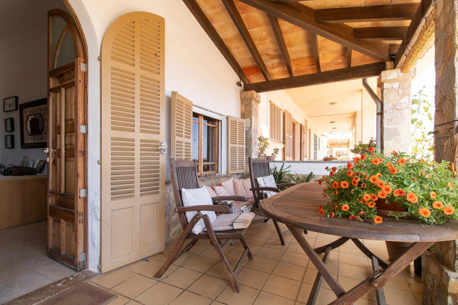 Sea view property with great potential and charming location in Sa Rapita