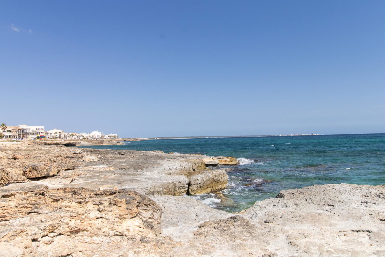 Sea view property with great potential and charming location in Sa Rapita