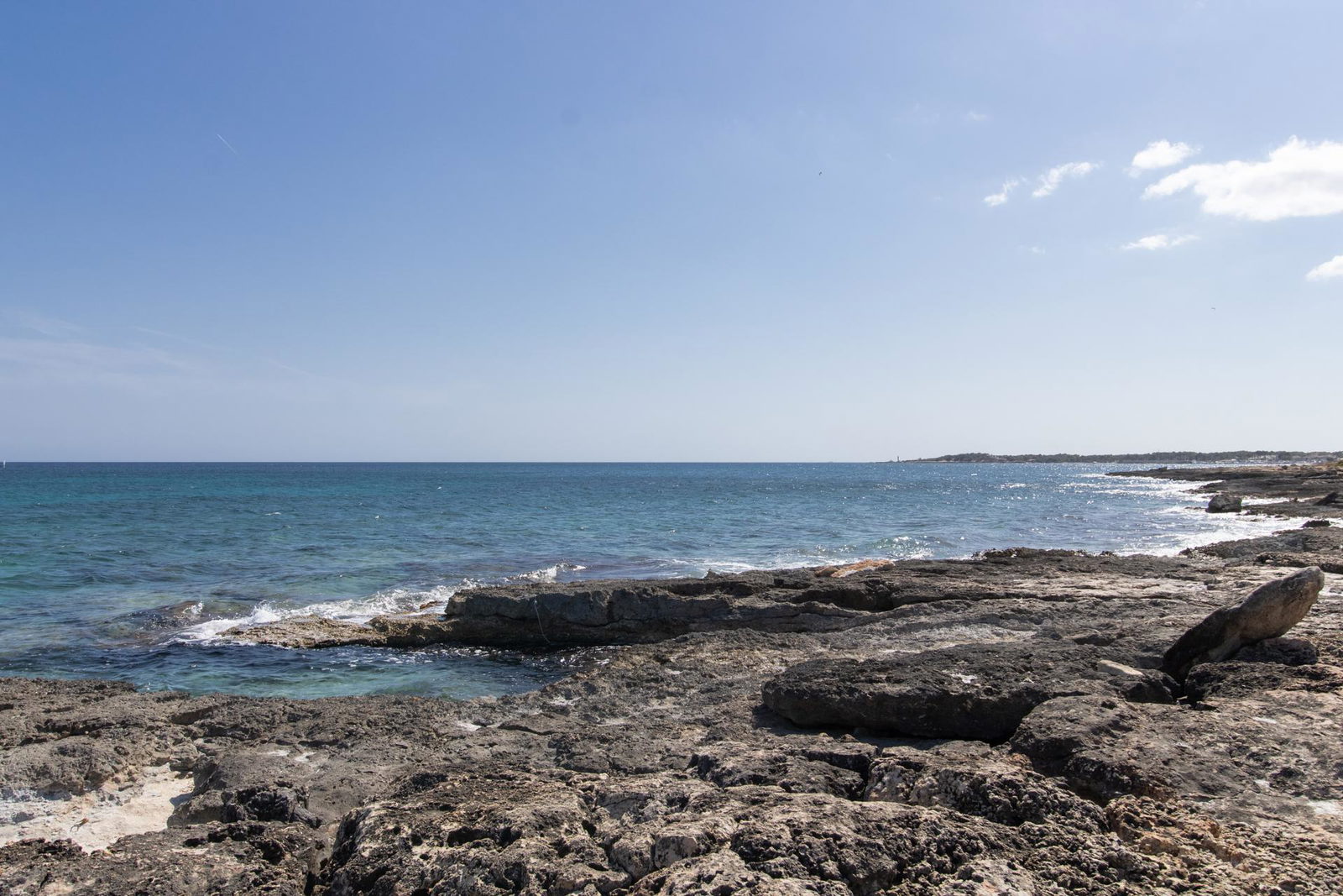 Sea view property with great potential and charming location in Sa Rapita