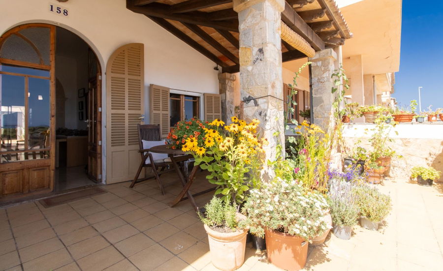 Sea view property with great potential and charming location in Sa Rapita