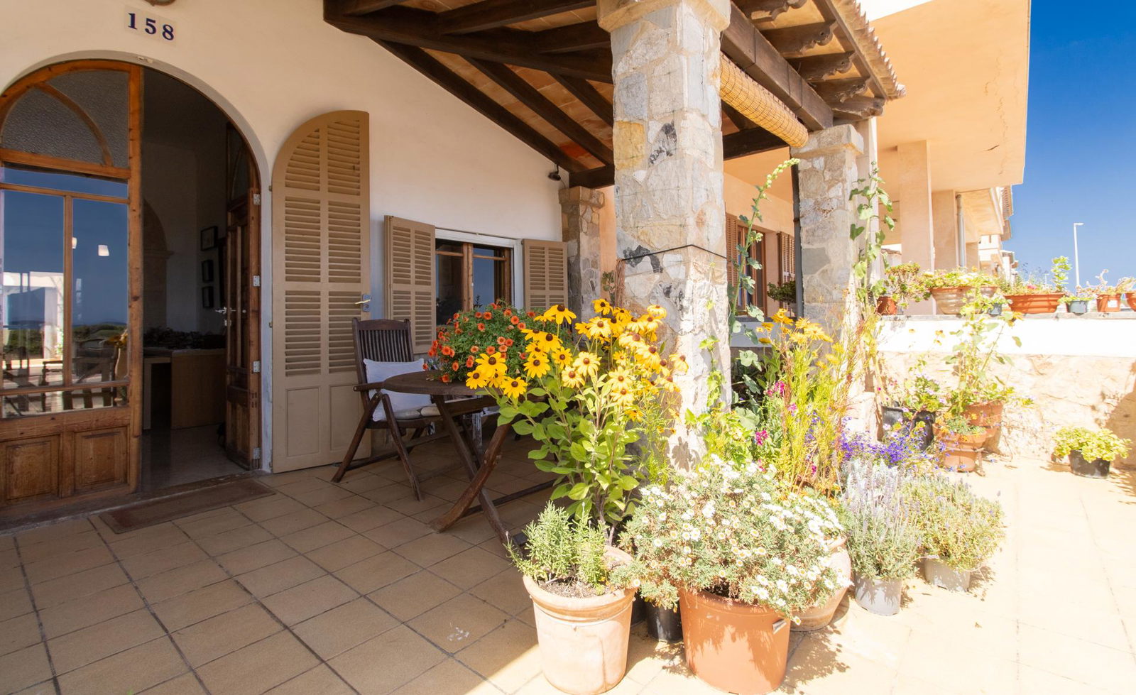 Sea view property with great potential and charming location in Sa Rapita
