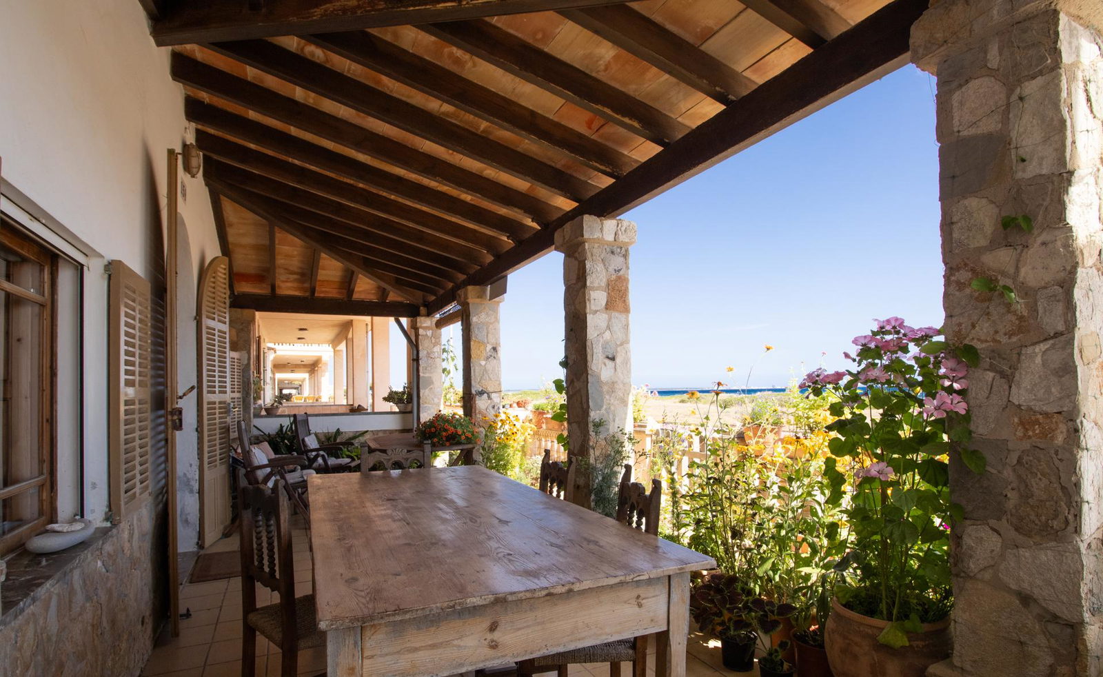 Sea view property with great potential and charming location in Sa Rapita