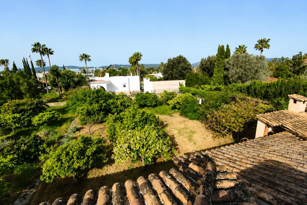 City plot for sale in Son Sardina, Palma with plans for a detached house and planning permission due shortly