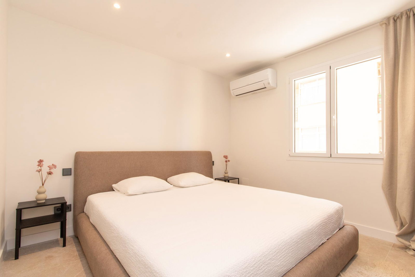 Elegant fully renovated apartment  with large terrace in Palma City Centre