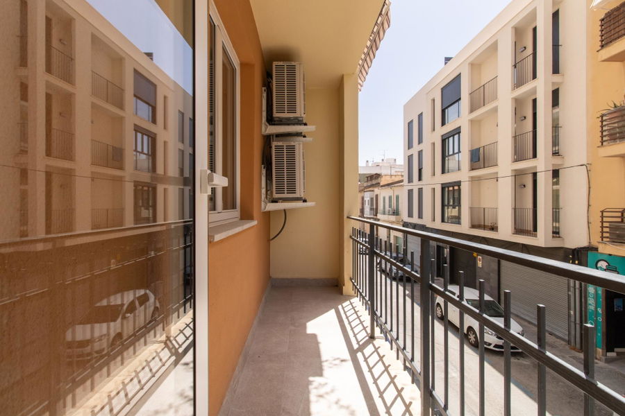 Elegant fully renovated apartment  with large terrace in Palma City Centre