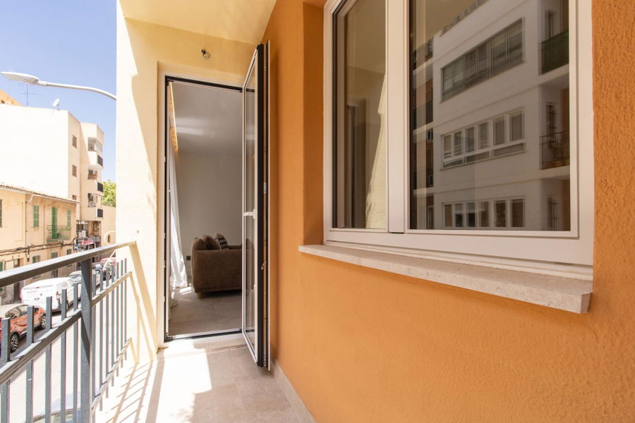 Elegant fully renovated apartment  with large terrace in Palma City Centre