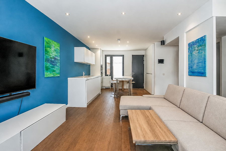 Contemporary family townhouse with sea views and patio in idyllic Molinar