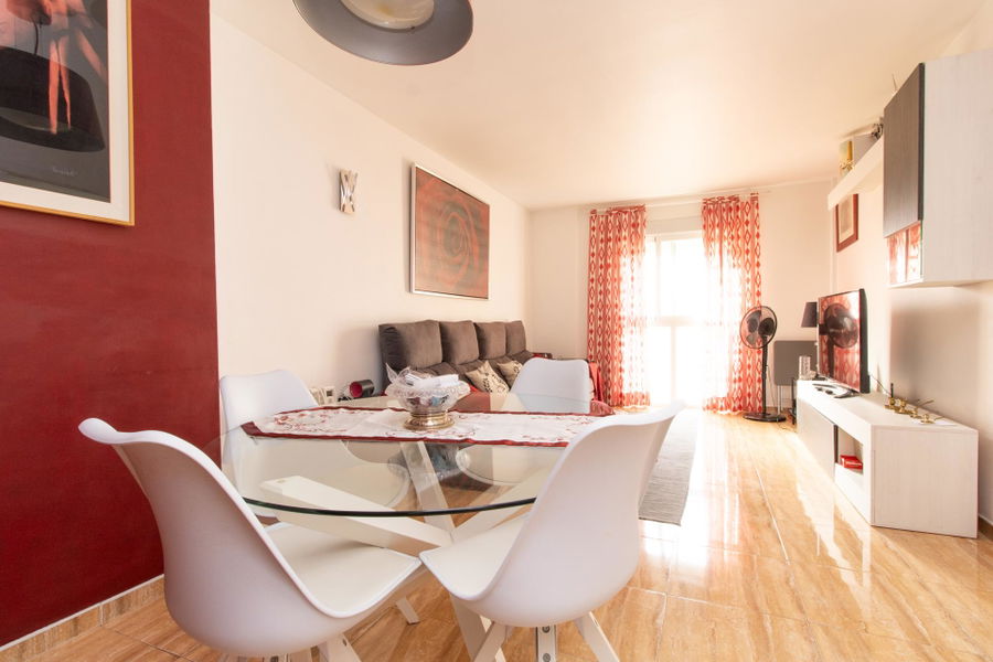 Penthouse with spacious roof terrace just steps from the beach in Can Pastilla
