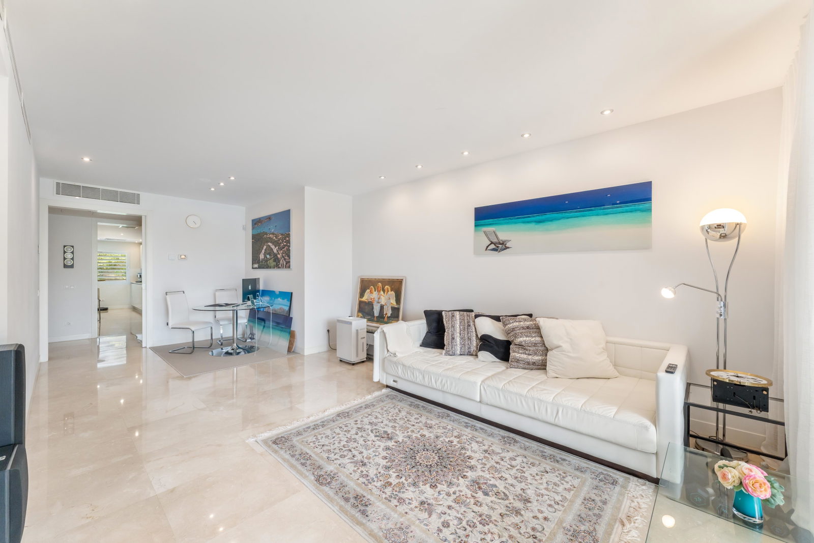 Amplio apartamento con espectaculares zonas comunes y piscinas en el exclusivo Bendinat