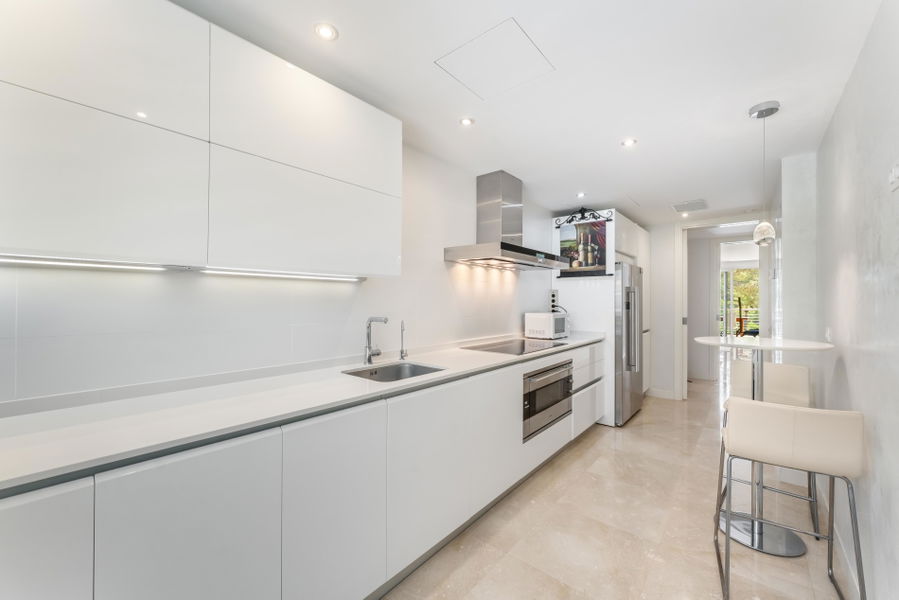 Amplio apartamento con espectaculares zonas comunes y piscinas en el exclusivo Bendinat