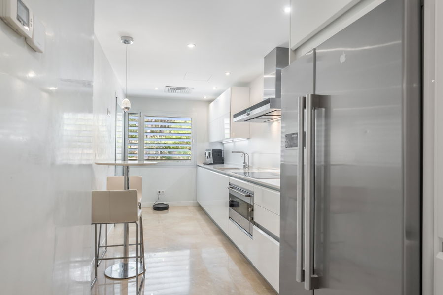 Amplio apartamento con espectaculares zonas comunes y piscinas en el exclusivo Bendinat