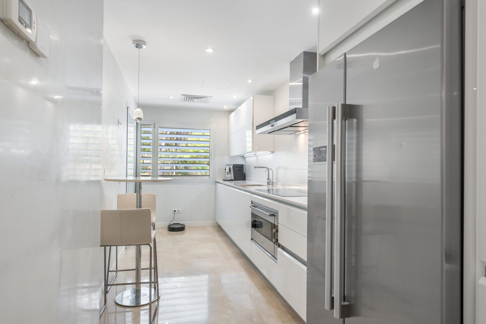 Amplio apartamento con espectaculares zonas comunes y piscinas en el exclusivo Bendinat