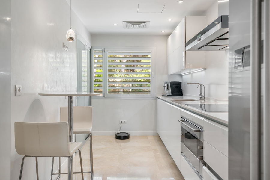 Amplio apartamento con espectaculares zonas comunes y piscinas en el exclusivo Bendinat