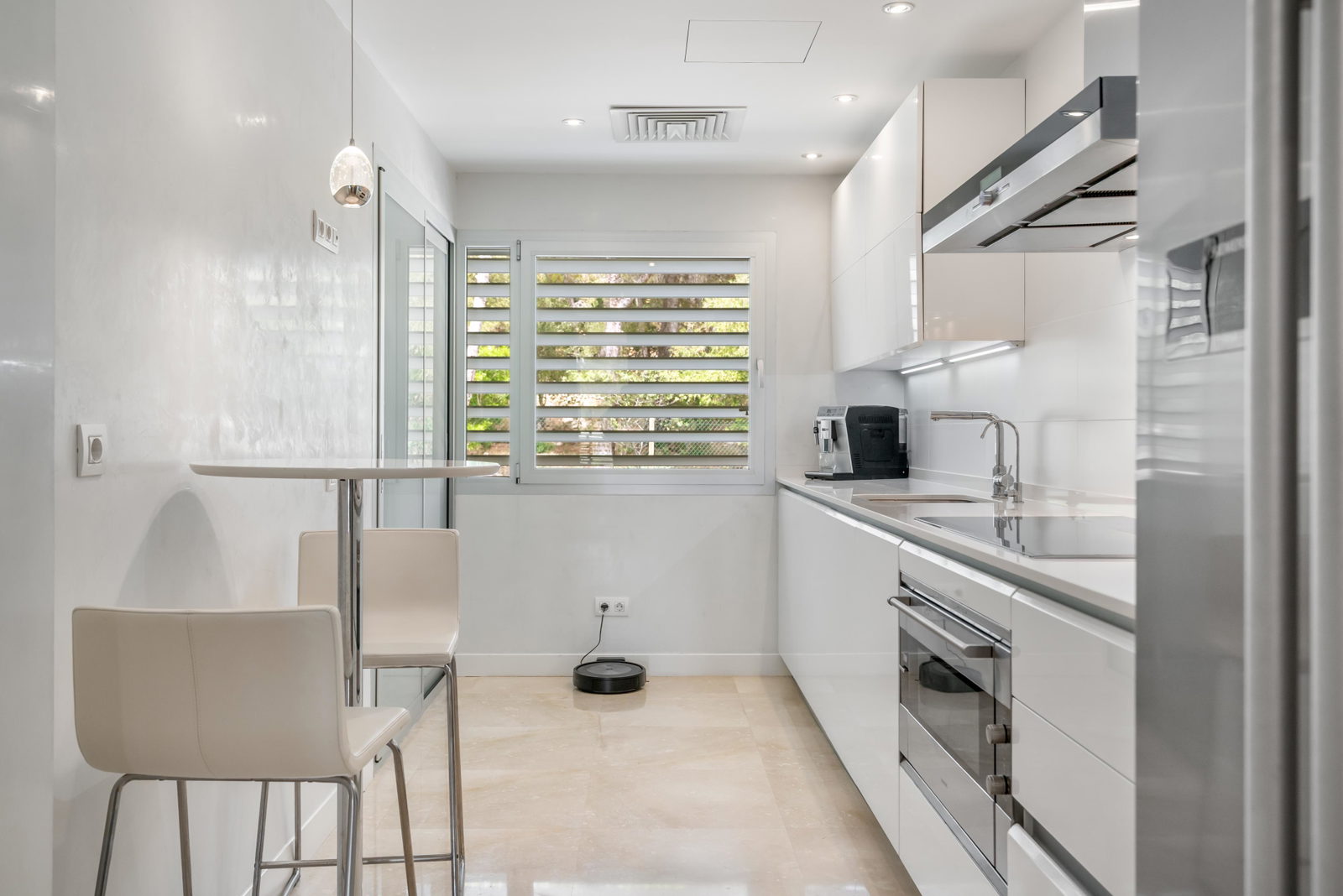 Amplio apartamento con espectaculares zonas comunes y piscinas en el exclusivo Bendinat