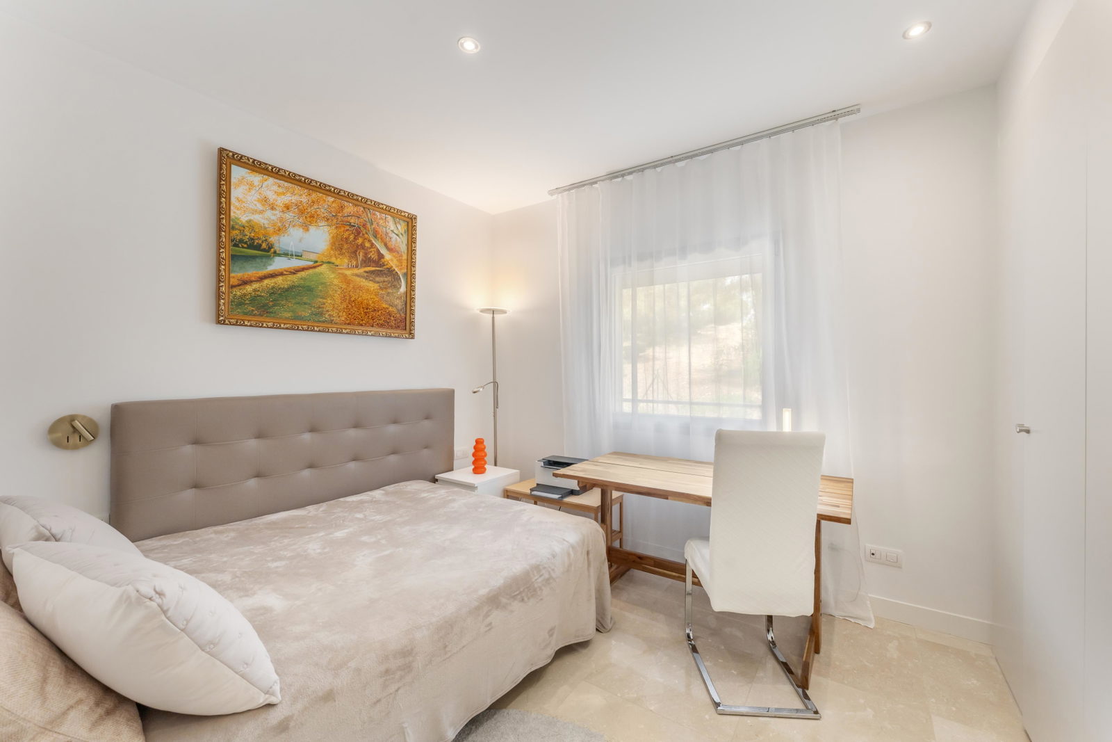 Amplio apartamento con espectaculares zonas comunes y piscinas en el exclusivo Bendinat