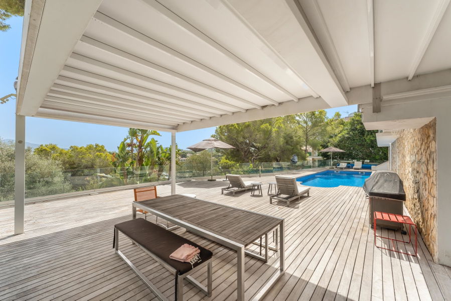Mediterranean villa with  amazing sea view and prime location in front of Santa Ponsa Nautic Club