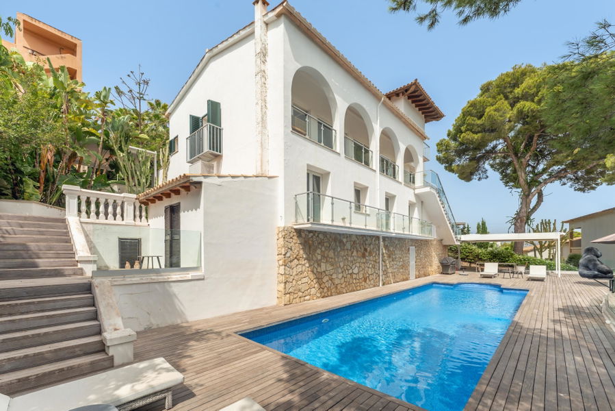 Mediterranean villa with  amazing sea view and prime location in front of Santa Ponsa Nautic Club