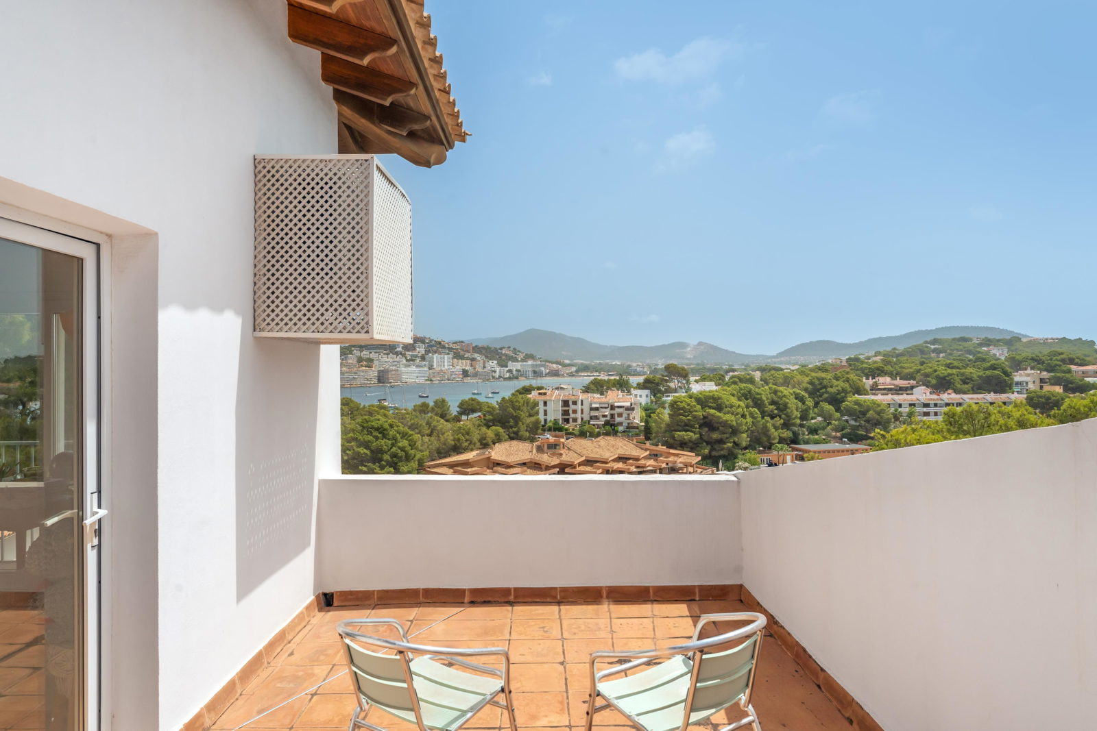 Mediterranean villa with  amazing sea view and prime location in front of Santa Ponsa Nautic Club