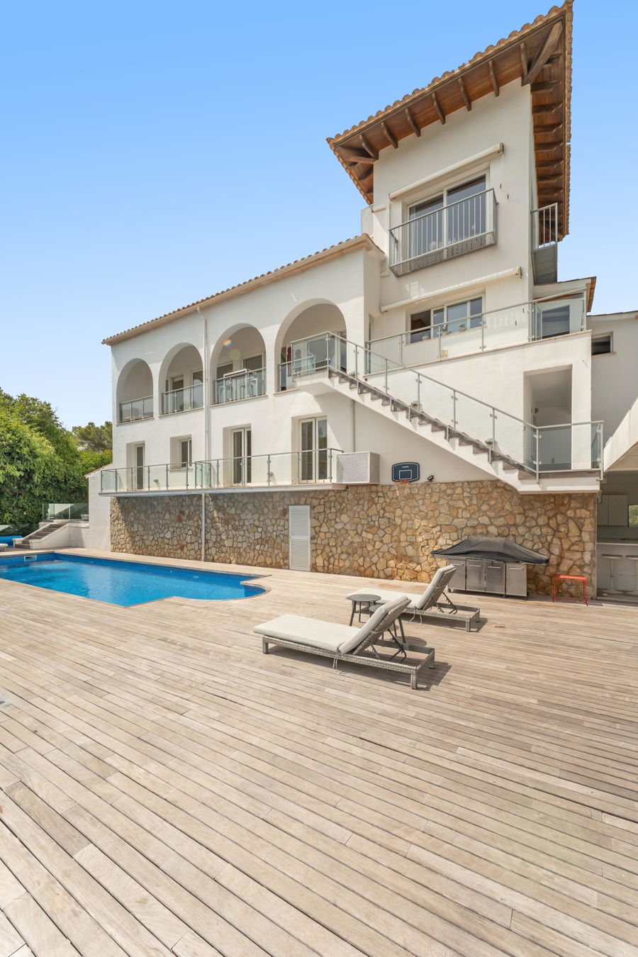 Mediterranean villa with  amazing sea view and prime location in front of Santa Ponsa Nautic Club