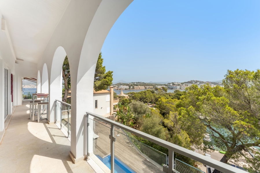 Mediterranean villa with  amazing sea view and prime location in front of Santa Ponsa Nautic Club