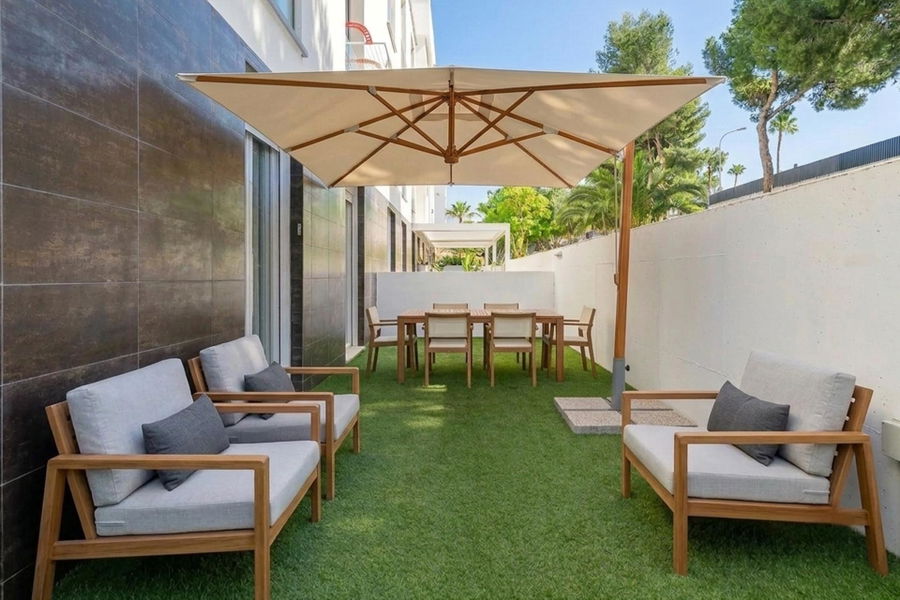 Spacious ground floor apartment with an amazing terrace and community pool in Palmanova