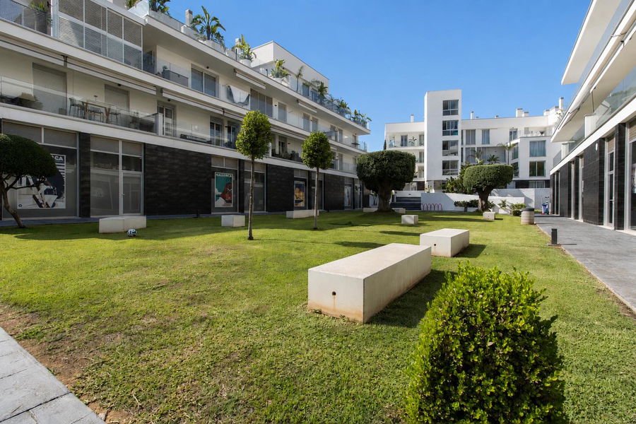 Spacious ground floor apartment with an amazing terrace and community pool in Palmanova
