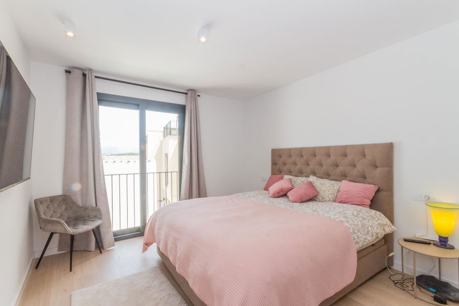 Townhouse with private pool and a roof terrace with great views in Sa Cabaneta for sale