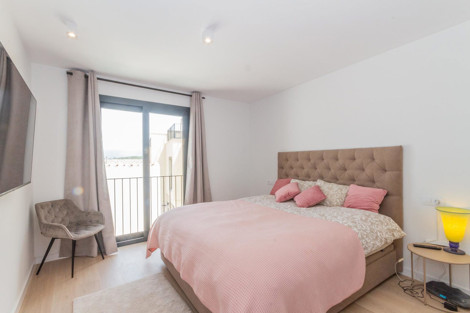 Townhouse with private pool and a roof terrace with great views in Sa Cabaneta for sale
