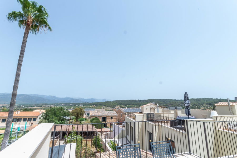Townhouse with private pool and a roof terrace with great views in Sa Cabaneta for sale