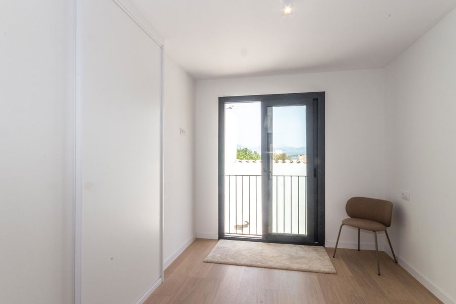 Townhouse with private pool and a roof terrace with great views in Sa Cabaneta for sale