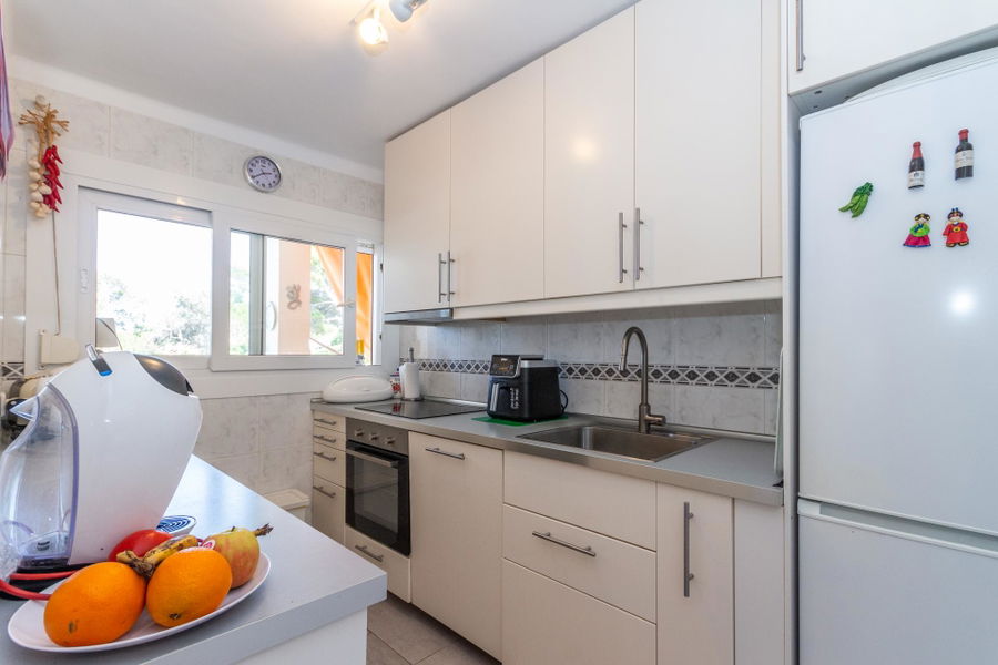 First Seeline apartment with sea views and a communal pool in Cala Blava for sale