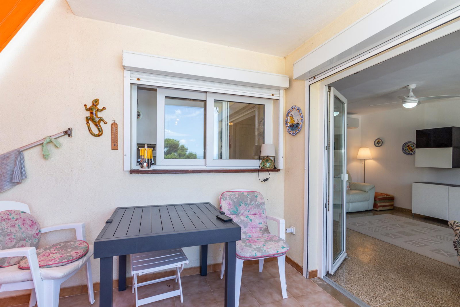 First Seeline apartment with sea views and a communal pool in Cala Blava for sale